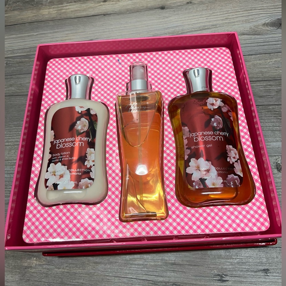 Bath & Body Works JAPANESE CHERRY BLOSSOM Mist, Lotion, Shower Gel 3 PC SET *NEW